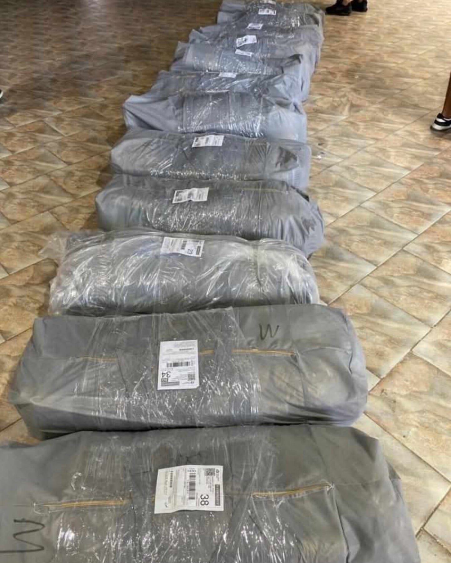 باك منزلي فاخر ثلاثي الأبعاد 16 قطعة - مليون و خمسمية و تسعين