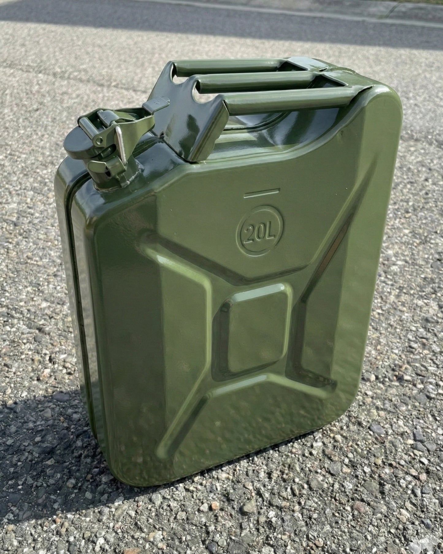 Jerrycan à Essence de 20L - خزان وقود معدني 20 لتر